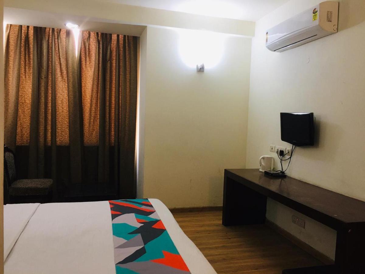 Hotel Merriment Alpha Noida Exterior photo